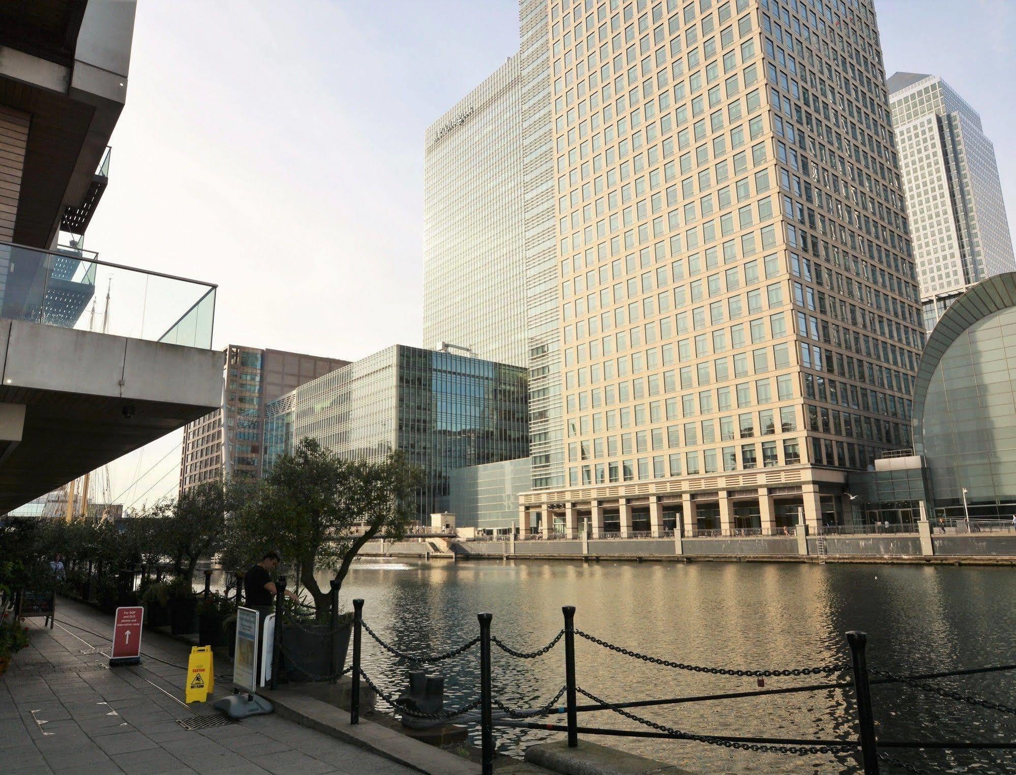 Zen Apartments - Canary Wharf London Bagian luar foto